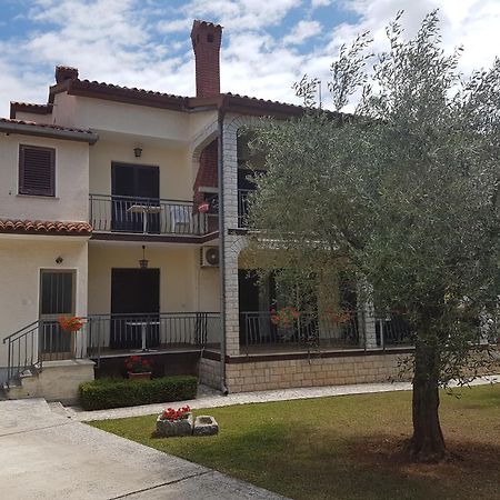 Maki & Suzi Hotel Porec Exterior photo